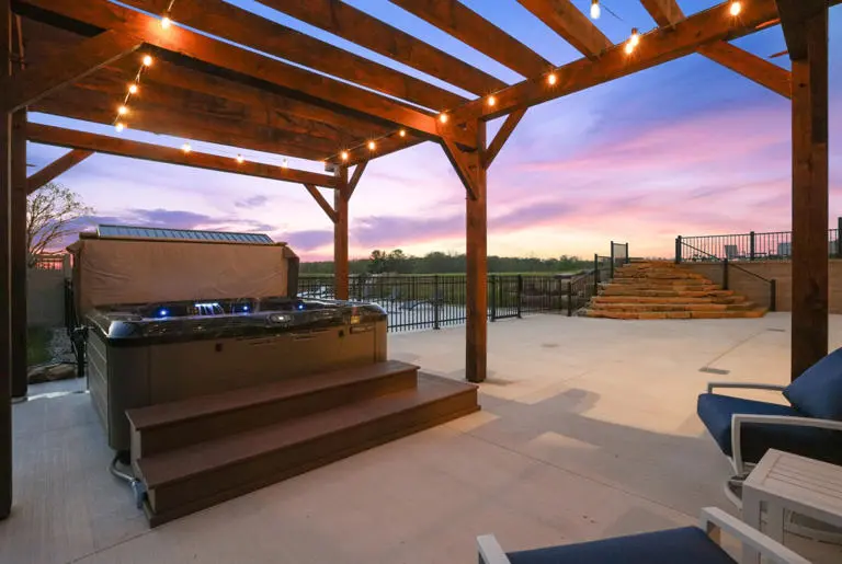 Heavenly View Farmhouse Outdoors