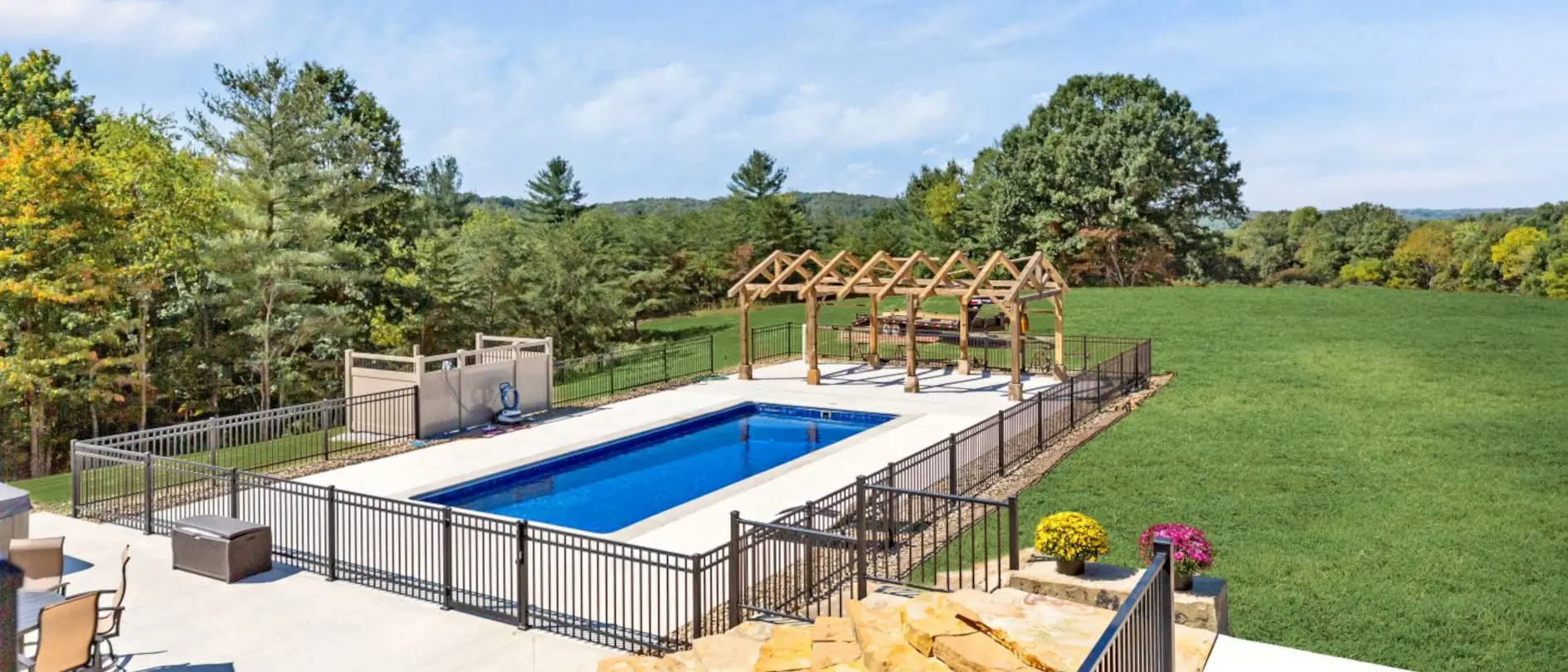 Heavenly View Farmhouse Outdoor Pool